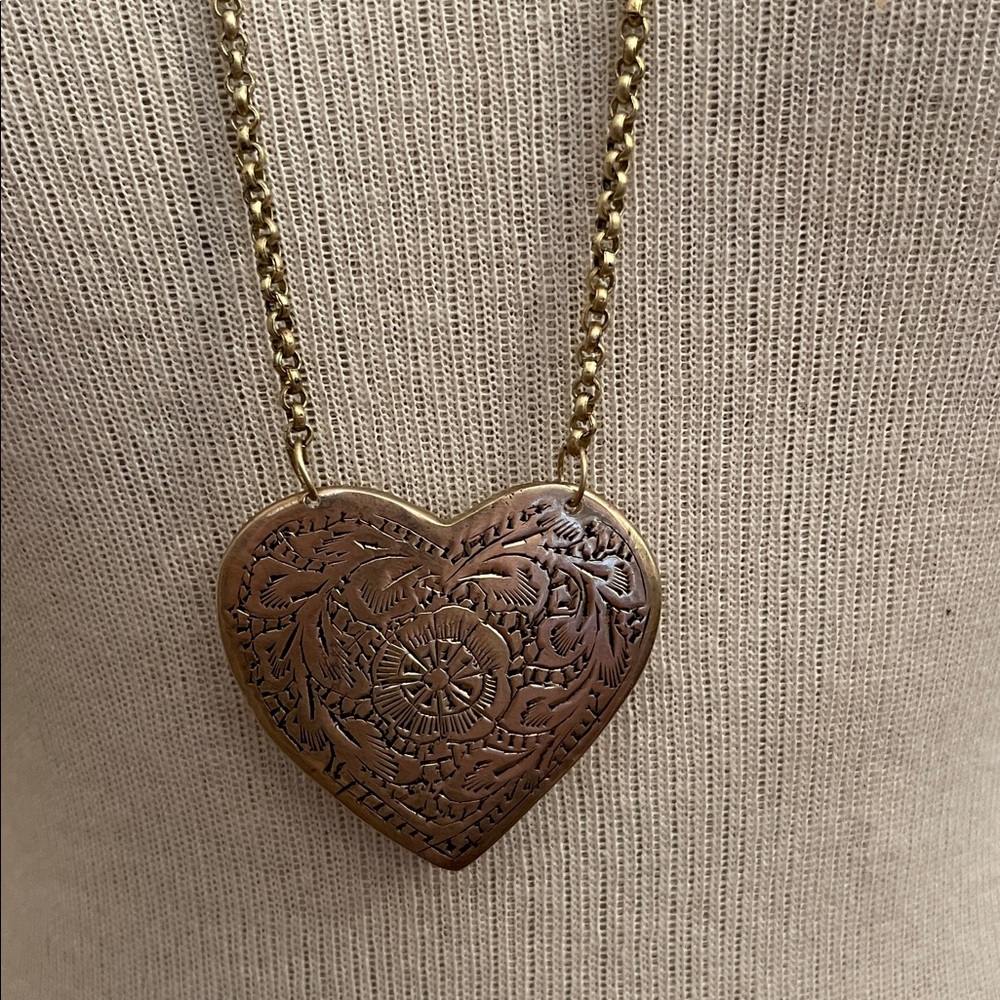 Vintage Brass Etched Heart Pendant with Rolo Chain Necklace - Picture 10 of 16